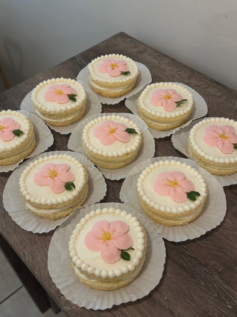 Mini Custom Chantilly Cakes